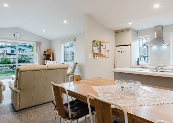  at 135 Forest Lake Road, Forest Lake, Hamilton, Waikato