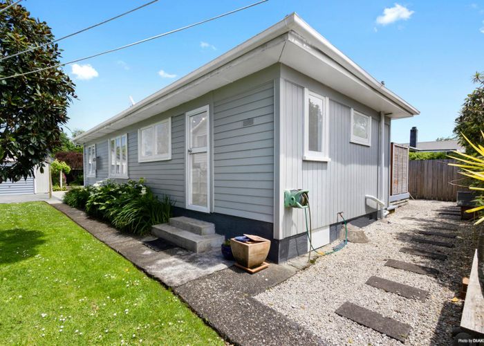  at 1/37 Garelja Road, Henderson, Auckland