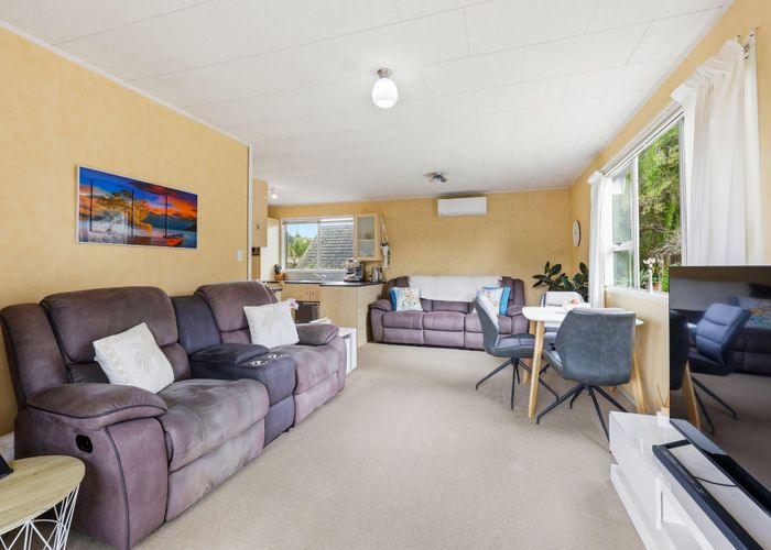  at 74 Reynella Drive, Massey, Waitakere City, Auckland