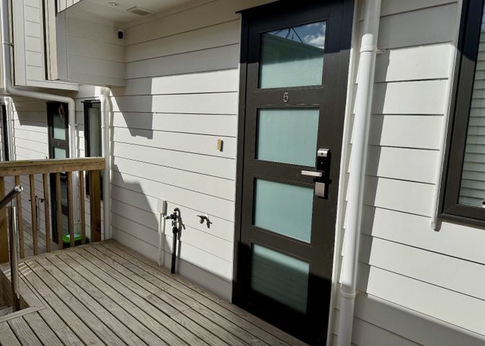  at 5/24 Tomo St, New Lynn, Waitakere City, Auckland