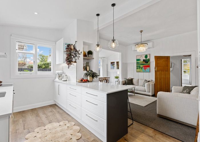  at 35 Woodville Street, Edgeware, Christchurch