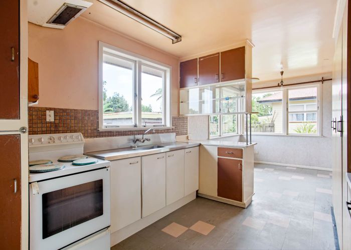  at 5 Kenley Place, Avondale, Auckland