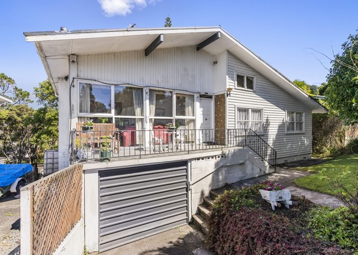  at 612 Glenfield Road, Bayview, Auckland