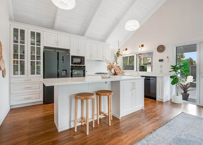  at 61 Brian Crescent, Stanmore Bay, Whangaparaoa