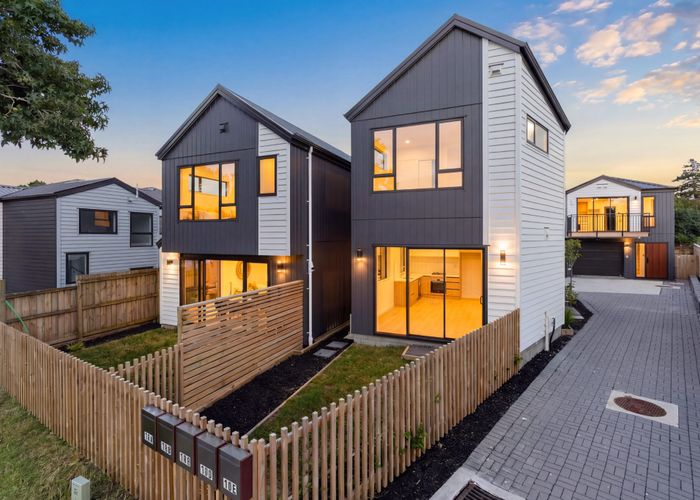  at 2/10 Starling Place, Ranui, Waitakere City, Auckland