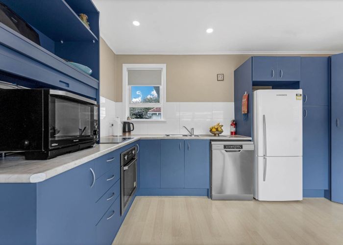  at 2/331 Royal Road, Massey, Auckland