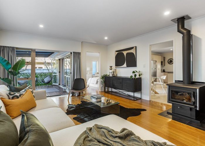  at 3/6 Trafalgar Road, Milford, Auckland