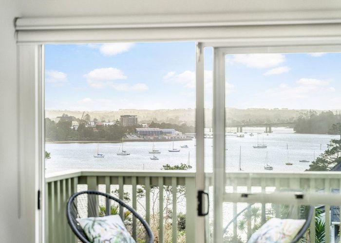  at 2/6 Oruamo Place, Beach Haven, Auckland