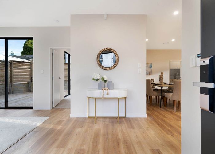 at 92C Godley Road, Green Bay, Waitakere City, Auckland