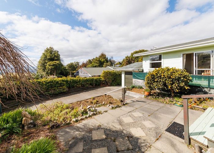  at 8 Hau Whiti Place, Kimbolton