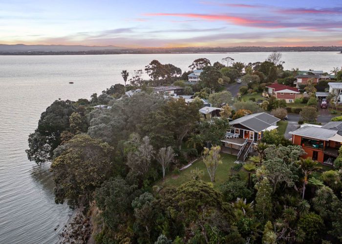  at 6 Valkyria Place, Beach Haven, Auckland