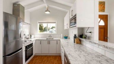  at 14 Purcell Place, Melville, Hamilton