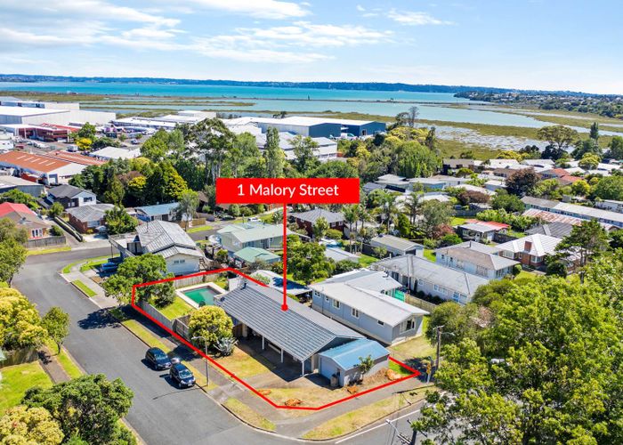  at 1 Malory Street, Avondale, Auckland