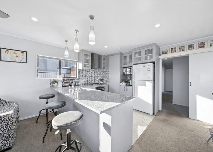  at 2/86 Alfriston Road, Manurewa East, Manukau City, Auckland