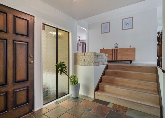  at 8 Deodar Place, Totara Heights, Manukau City, Auckland