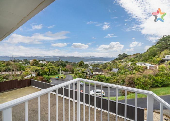  at 179 Miromiro Road, Normandale, Lower Hutt