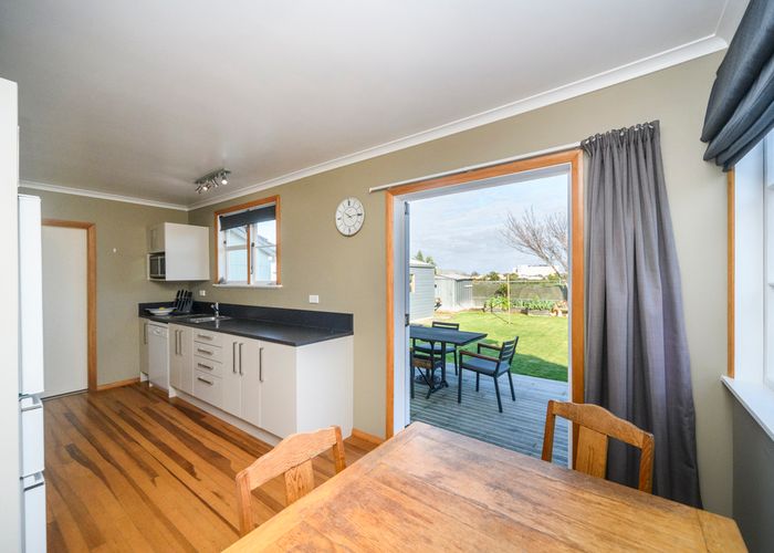  at 20 Thames Street, Roslyn, Palmerston North