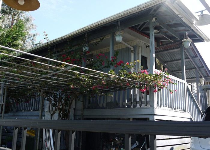  at 2 Shalimar Place, Clover Park, Auckland