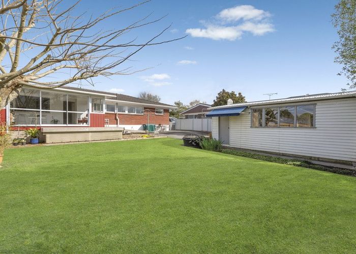  at 12 Mirrabooka Avenue, Botany Downs, Manukau City, Auckland