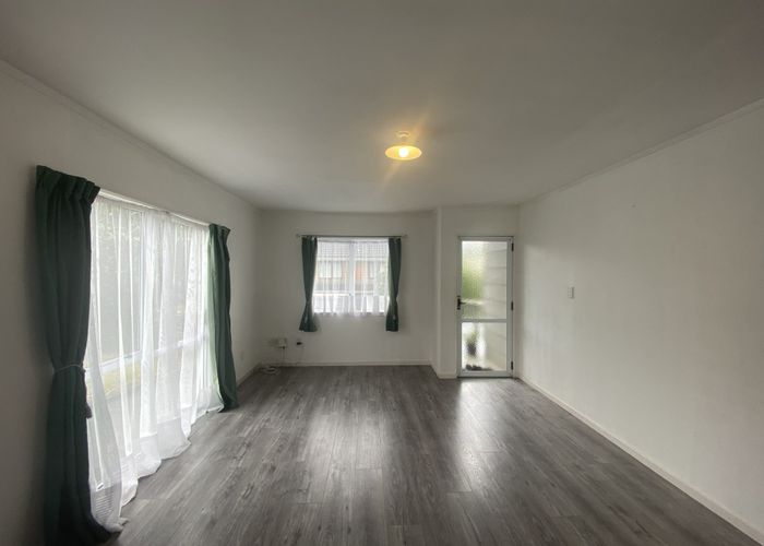  at 23/24 Eastglen Road, Glen Eden, Waitakere City, Auckland