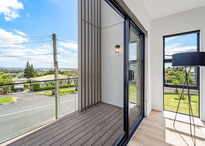  at 1/18 Roberton Road, Avondale, Auckland