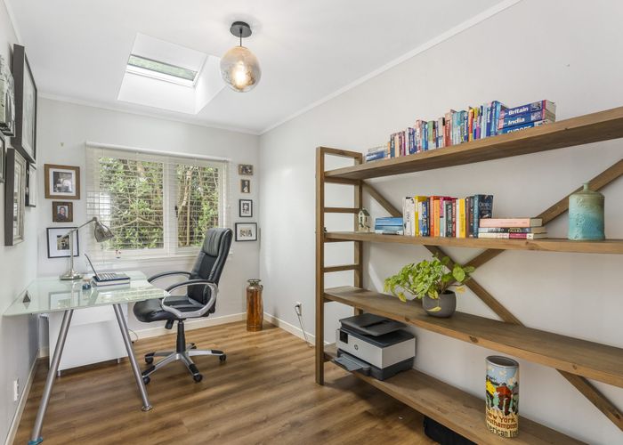  at 4 Dakota Avenue, Beach Haven, Auckland