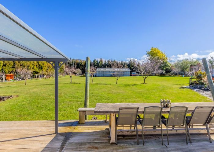  at 21 Riverpark Drive, Kuratau