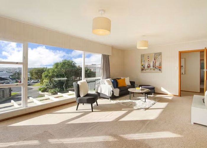  at 18 Raeben Avenue, Hillcrest, North Shore City, Auckland