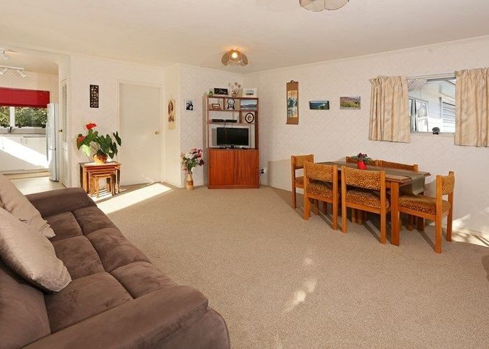  at 2/4 Northall, New Lynn, Waitakere City, Auckland