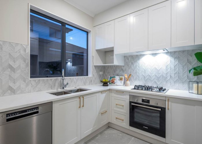  at 8E Andrew Road, Howick, Manukau City, Auckland