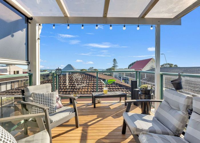  at 2/502 Devon Street East, Strandon, New Plymouth, Taranaki