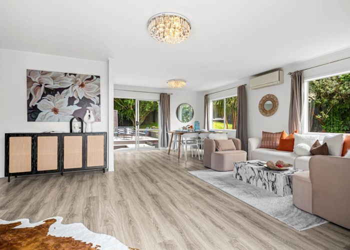  at 5 Cyclarama Crescent, Massey, Waitakere City, Auckland