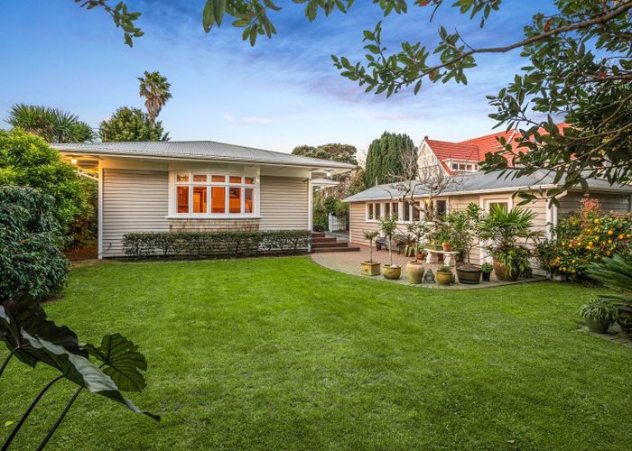  at 4 Fernleigh Avenue, Royal Oak, Auckland