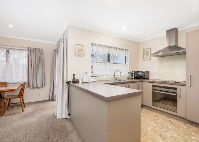  at 1/32 Gibbons Street, Upper Hutt Central, Upper Hutt