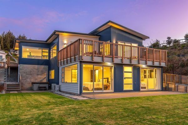  at 20 Madeira Close, Whitby, Porirua