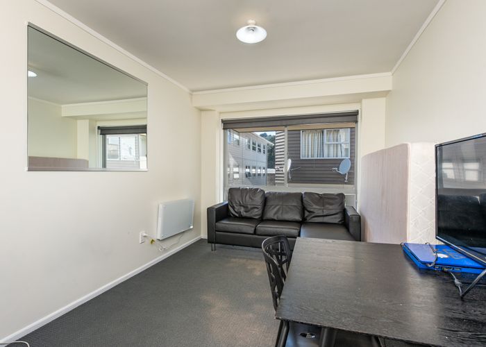  at 8/27 Drummond Street, Mount Cook, Wellington