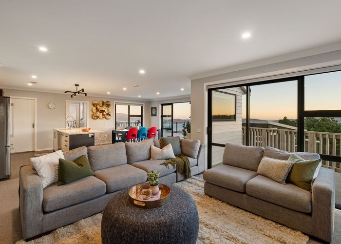  at 2 Cessna Way, Newlands, Wellington, Wellington