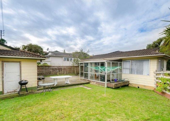  at 1 Cushla Place, Massey, Waitakere City, Auckland