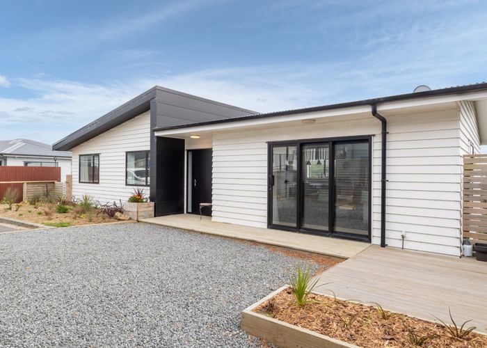  at 9 Cirrus Close, Newlands, Wellington, Wellington