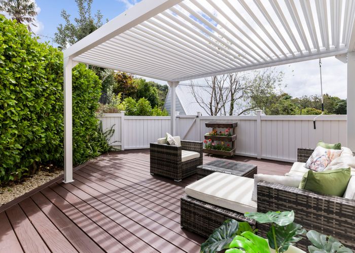  at 2/37 Alexander Avenue, Torbay, North Shore City, Auckland