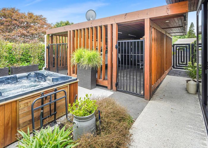  at 21 Samuel Place, Queenwood, Hamilton