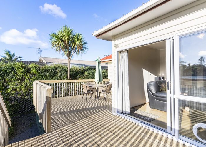  at 1/45 Shakespeare Road, Milford, Auckland