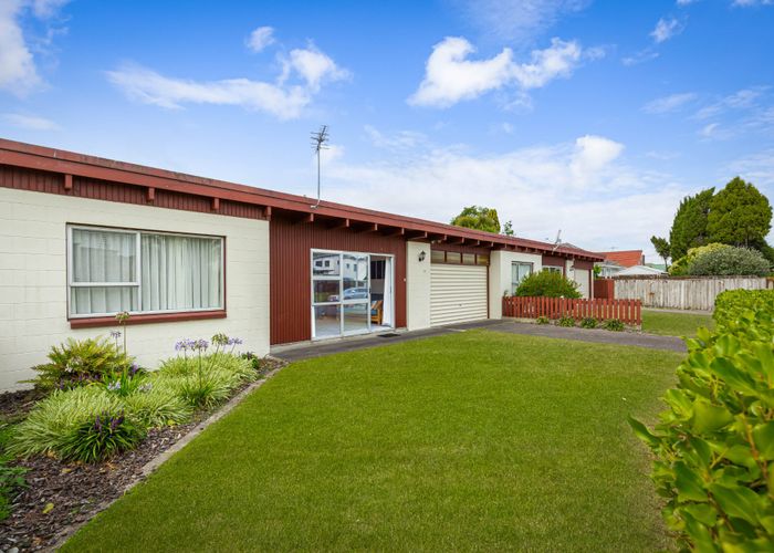  at 1/2 Edwards Avenue, Henderson, Auckland