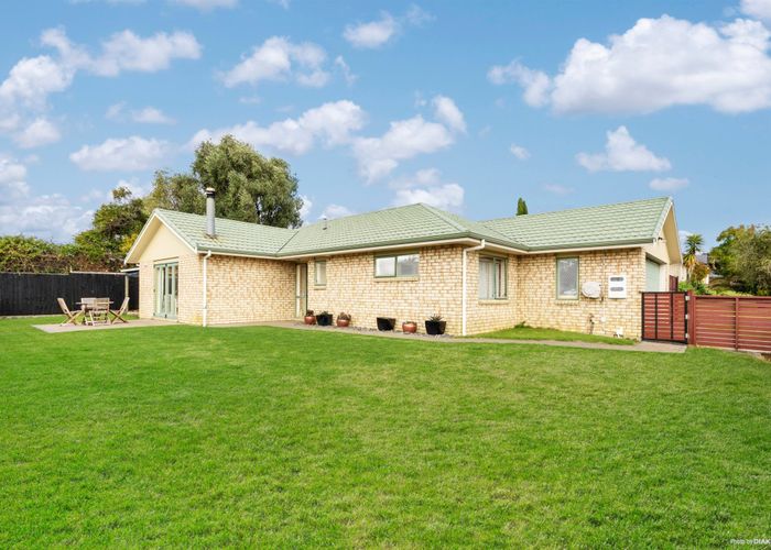  at 8 Northridge Terrace, Massey, Auckland