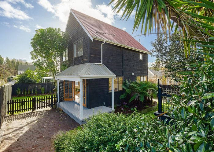  at 14 Kiwi Avenue, Forest Lake, Hamilton