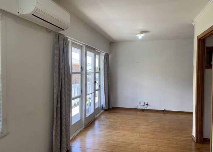  at 2/7 Parker Avenue, New Lynn, Waitakere City, Auckland