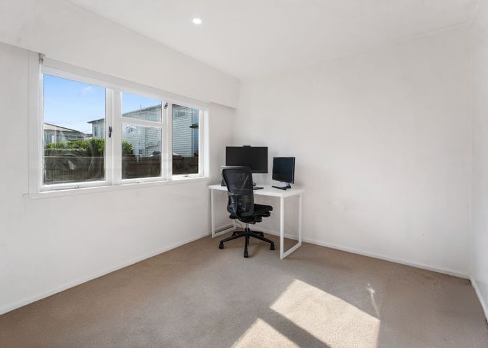  at 8 Becroft Drive, Forrest Hill, Auckland