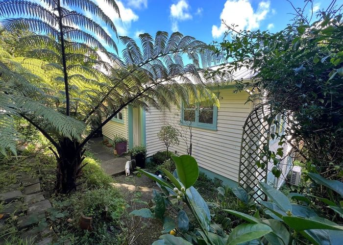  at 48 Victory Avenue, Karori, Wellington, Wellington