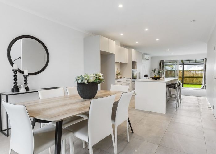  at 48 William Wallbank Crescent, Swanson, Waitakere City, Auckland