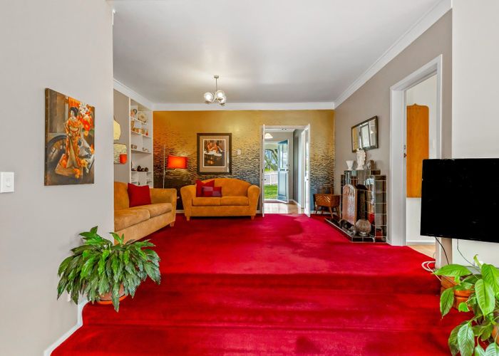  at 10 Cassino Street, Bayswater, Auckland